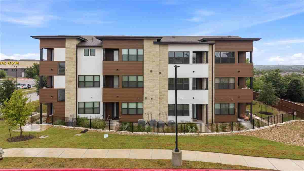 315 Holton Dr ##201 - Photo 7 of 21