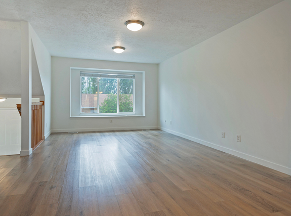 9485 S Fairway View Dr - Photo 2 of 31
