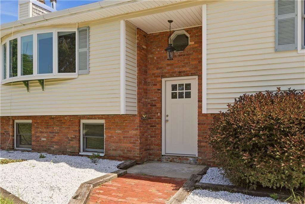 49 Dexter St - Photo 4 of 44