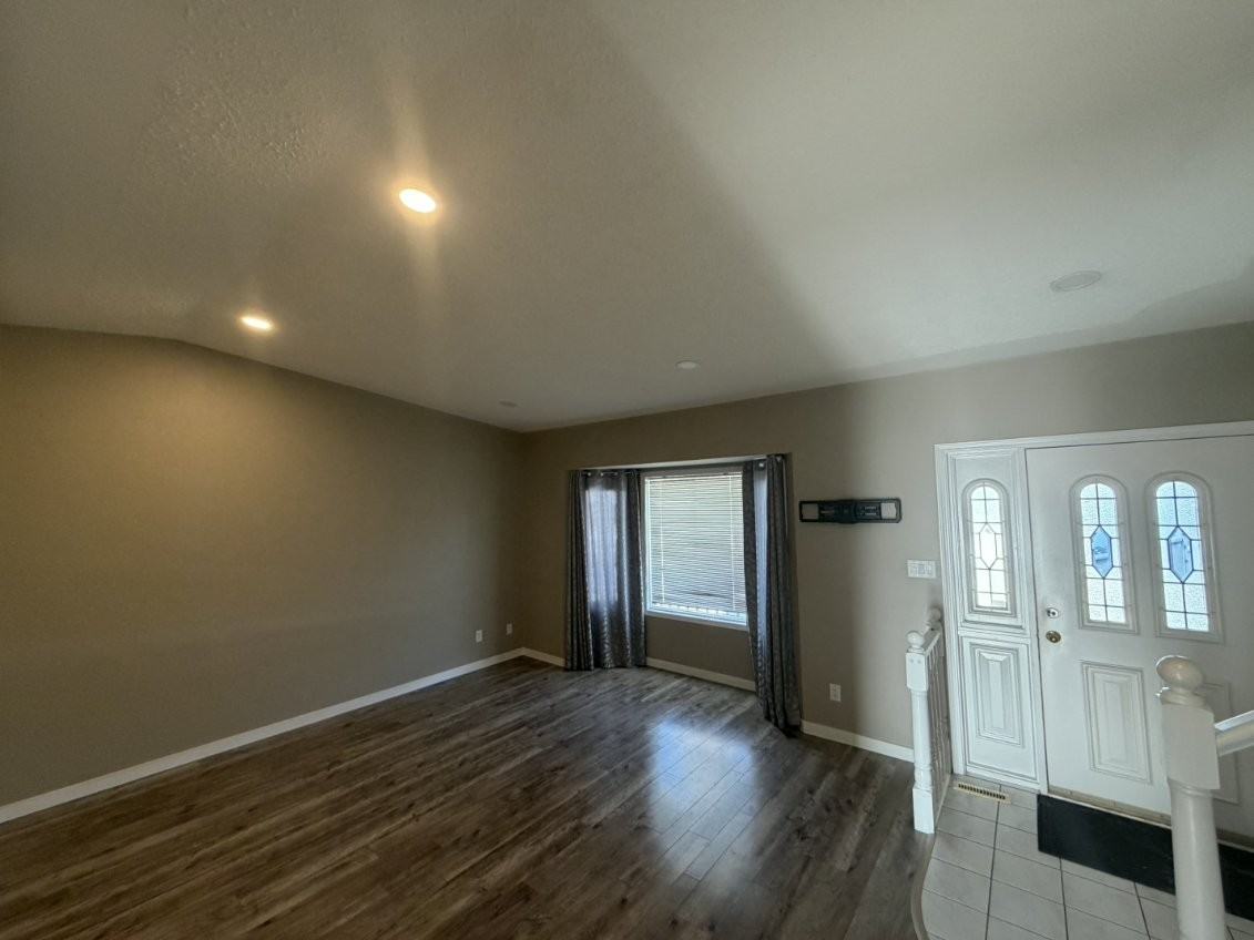 9609 72 Ave - Photo 7 of 18