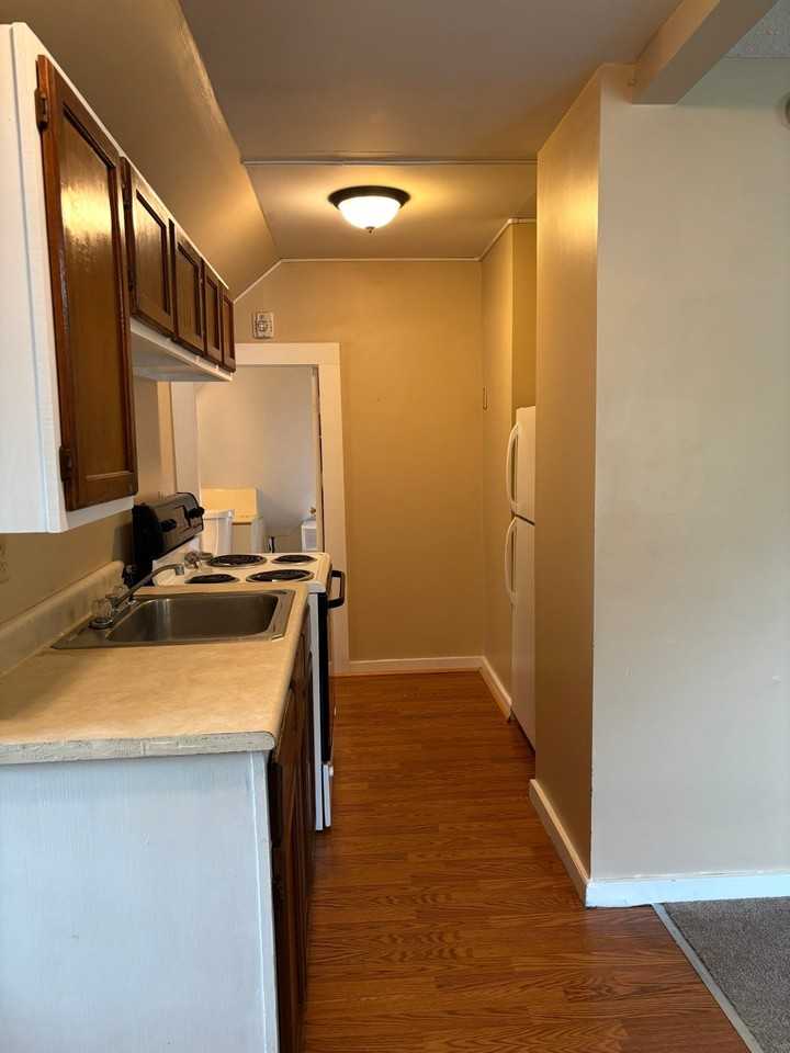 226 Prospect St #3 - Photo 5 of 9