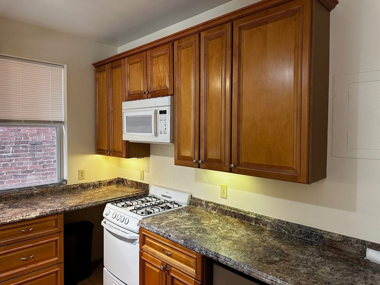 1315 Park Rd Nw #1 - Photo 6 of 17