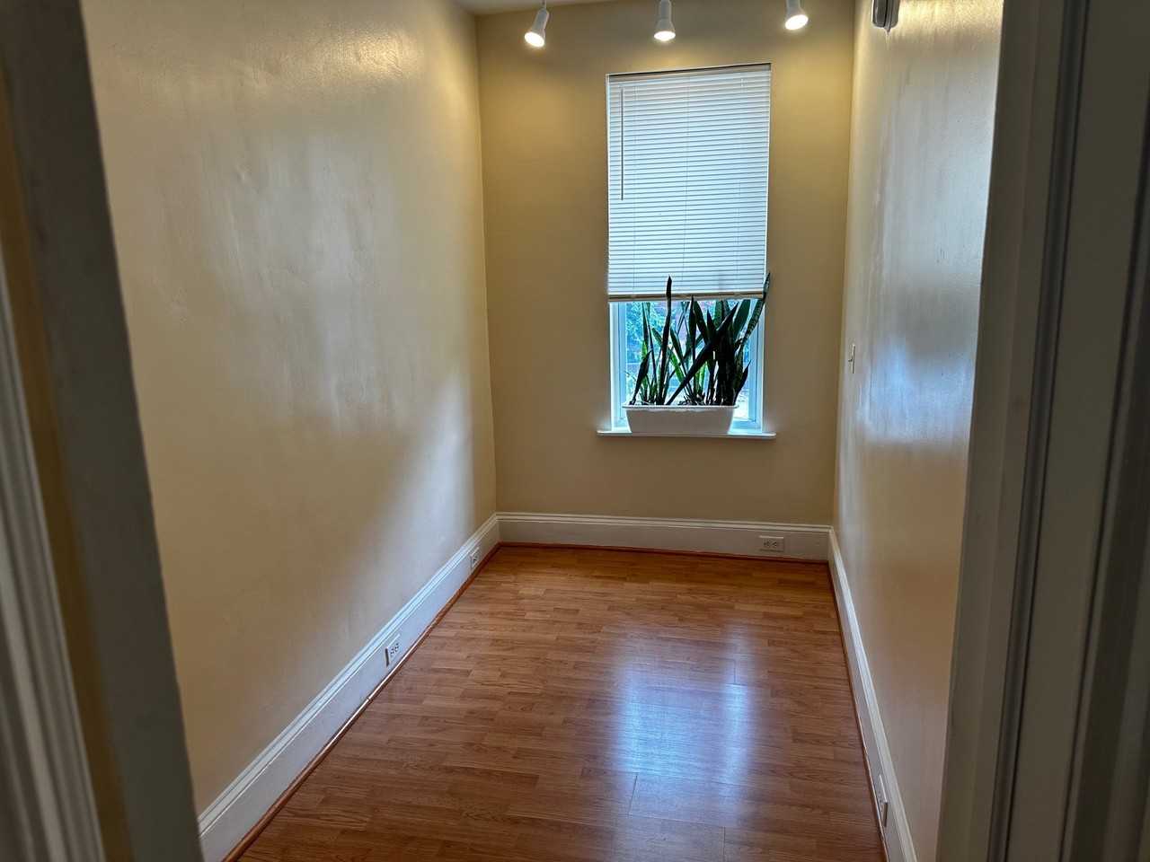 1315 Park Rd Nw #1 - Photo 7 of 17