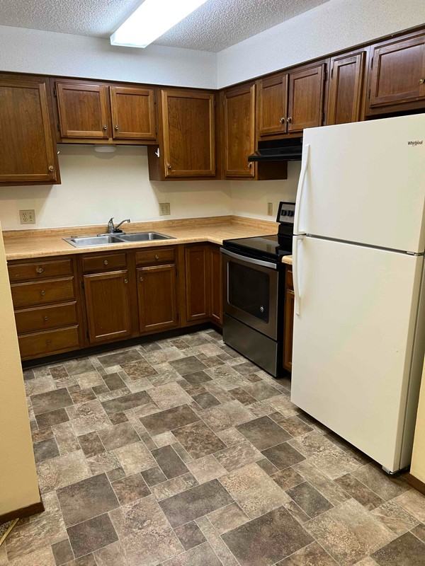 336 W Cedar St #8 - Photo 4 of 14