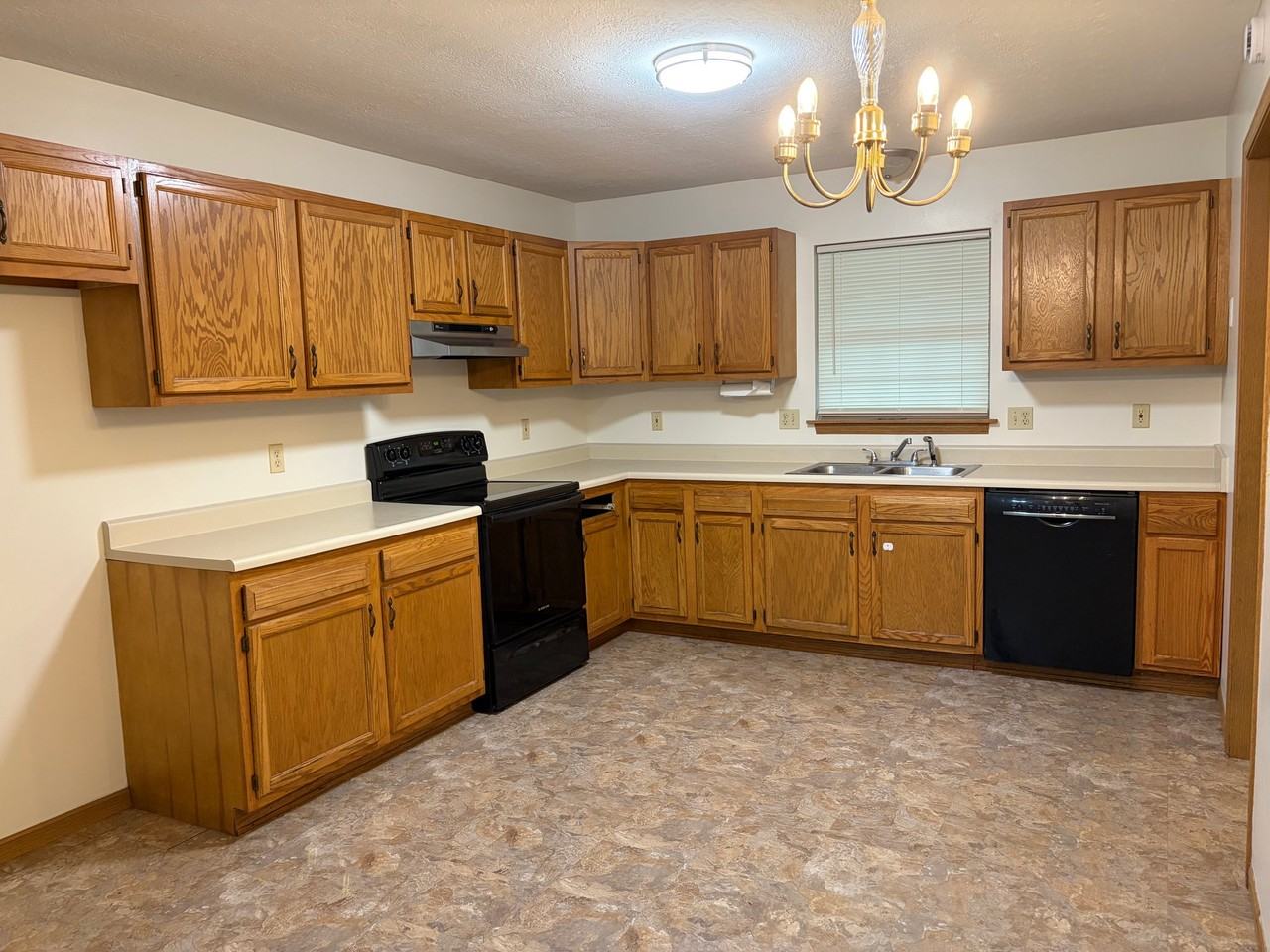7603 Crooks Rd Sw - Photo 4 of 10