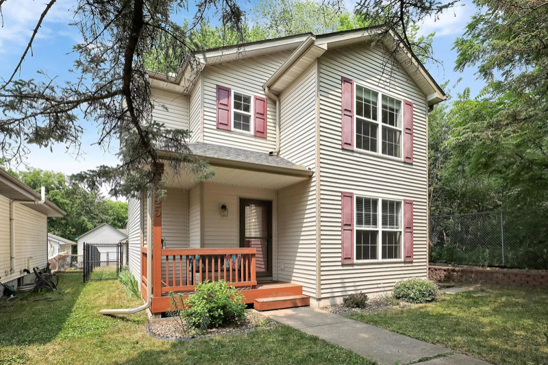 335 Sherwood Ave - Photo 2 of 47