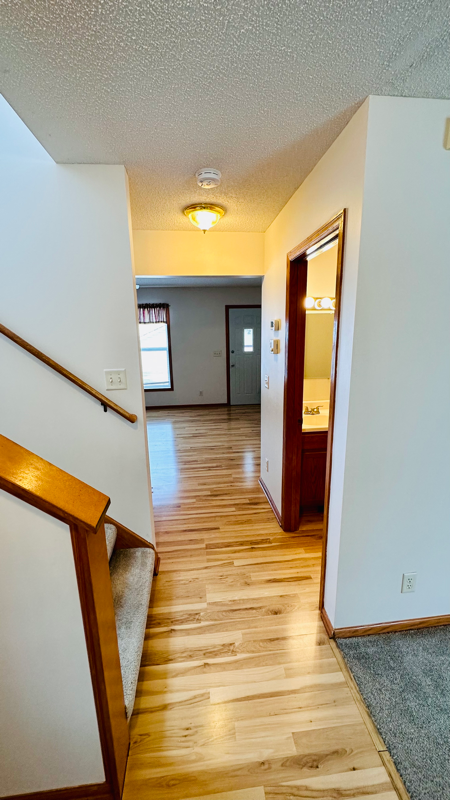 335 Sherwood Ave - Photo 4 of 47