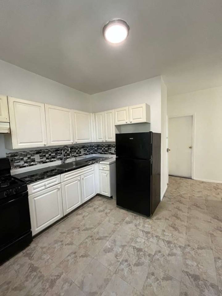 33 Storms Ave #3C - Photo 7 of 8