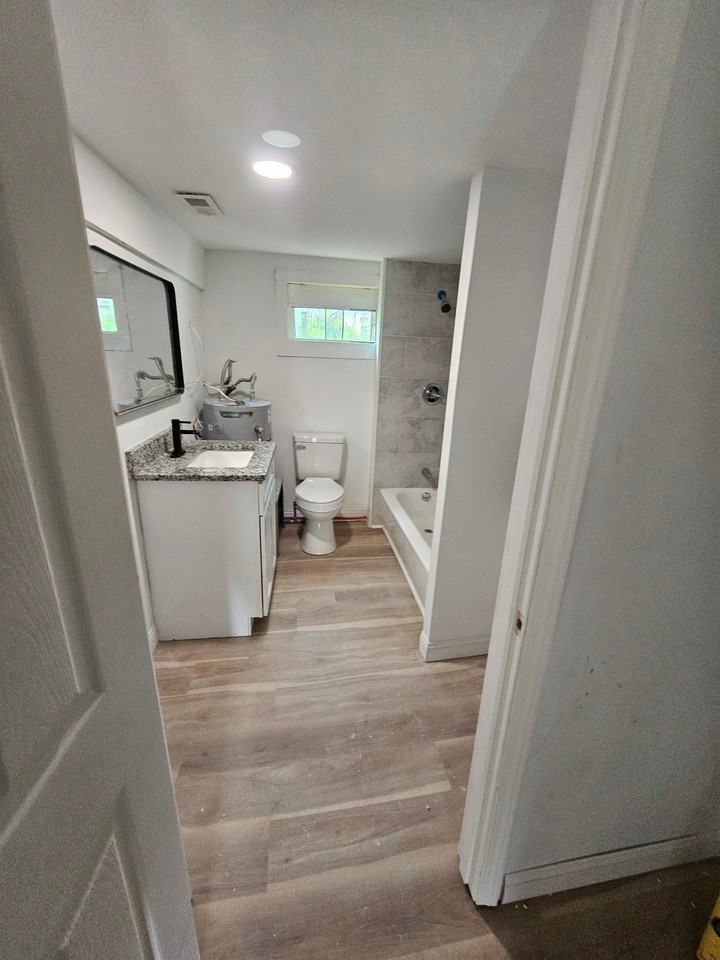 1609 Spratley St #A - Photo 3 of 8