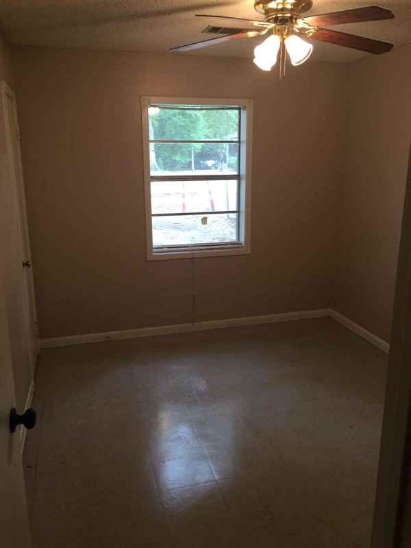 111 Orange St - Photo 7 of 10