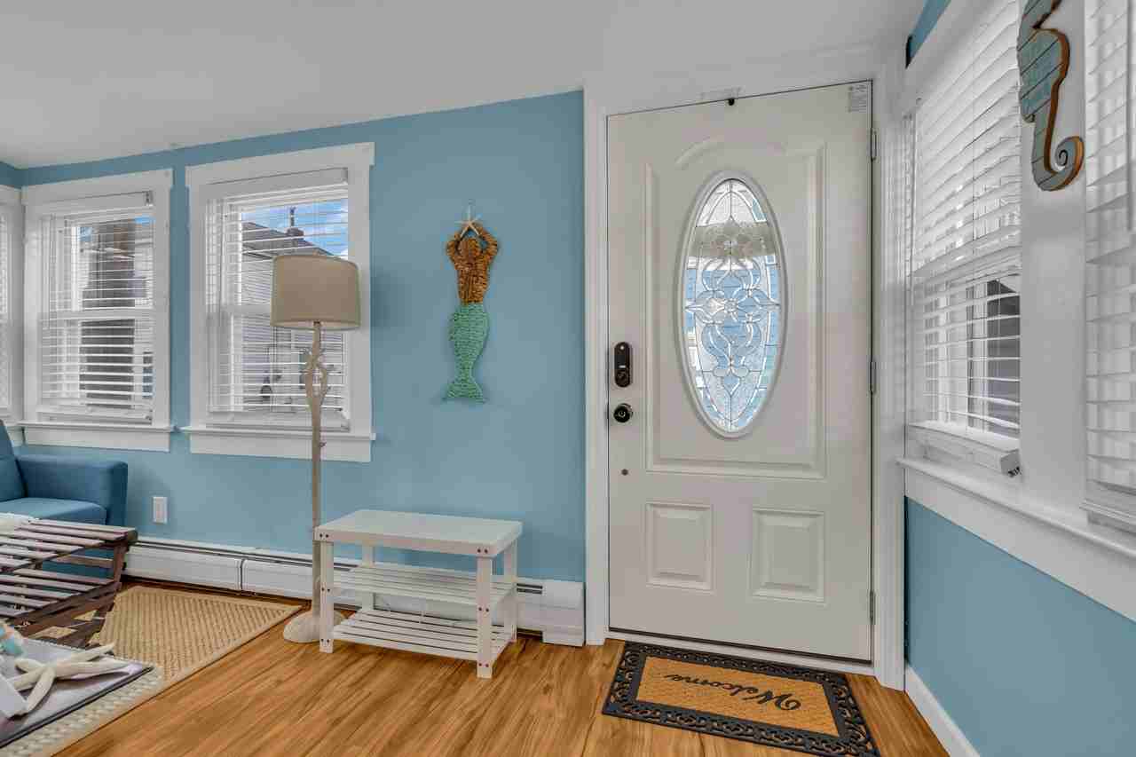 227 Bay Ter - Photo 4 of 35