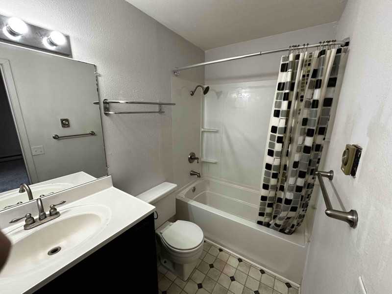 4511 Folker St #5B - Photo 2 of 4