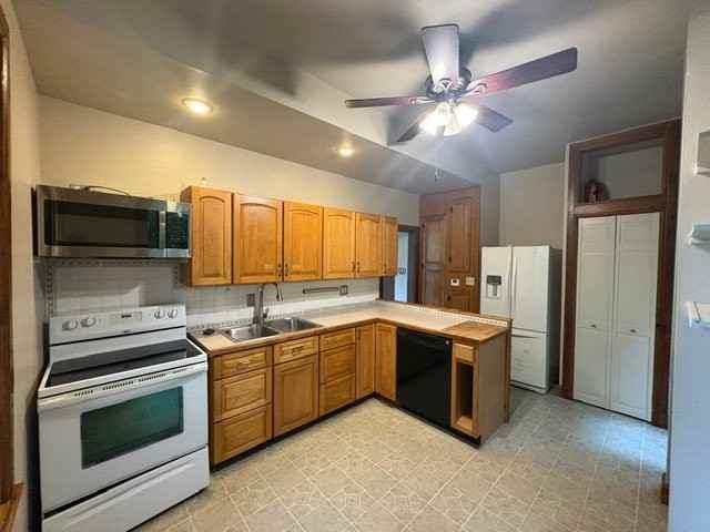 5021 Green Ridge Ln #A - Photo 3 of 9