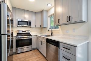 featured image of 1624 Banyan Dr #4