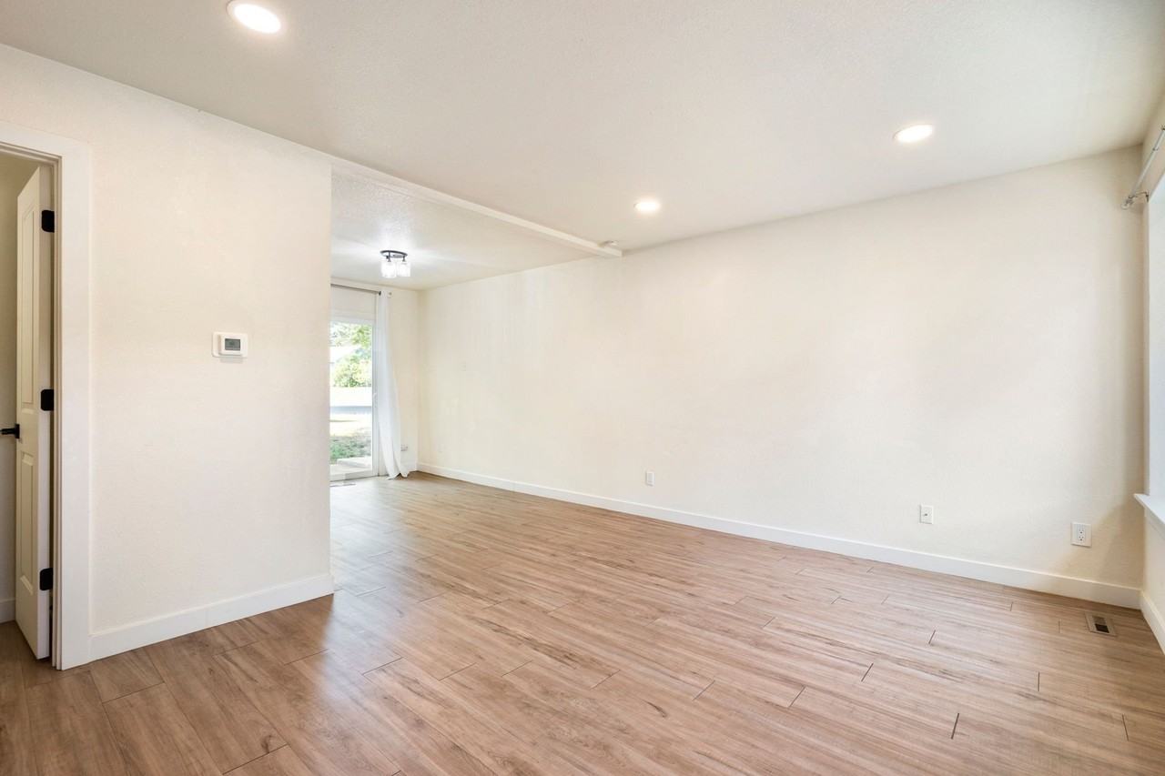 1624 Banyan Dr #4 - Photo 2 of 14