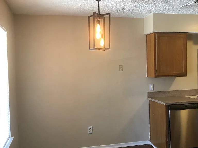 5804 Tinsley Dr - Photo 2 of 12