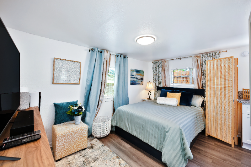 210A Marshall Ave - Photo 4 of 17