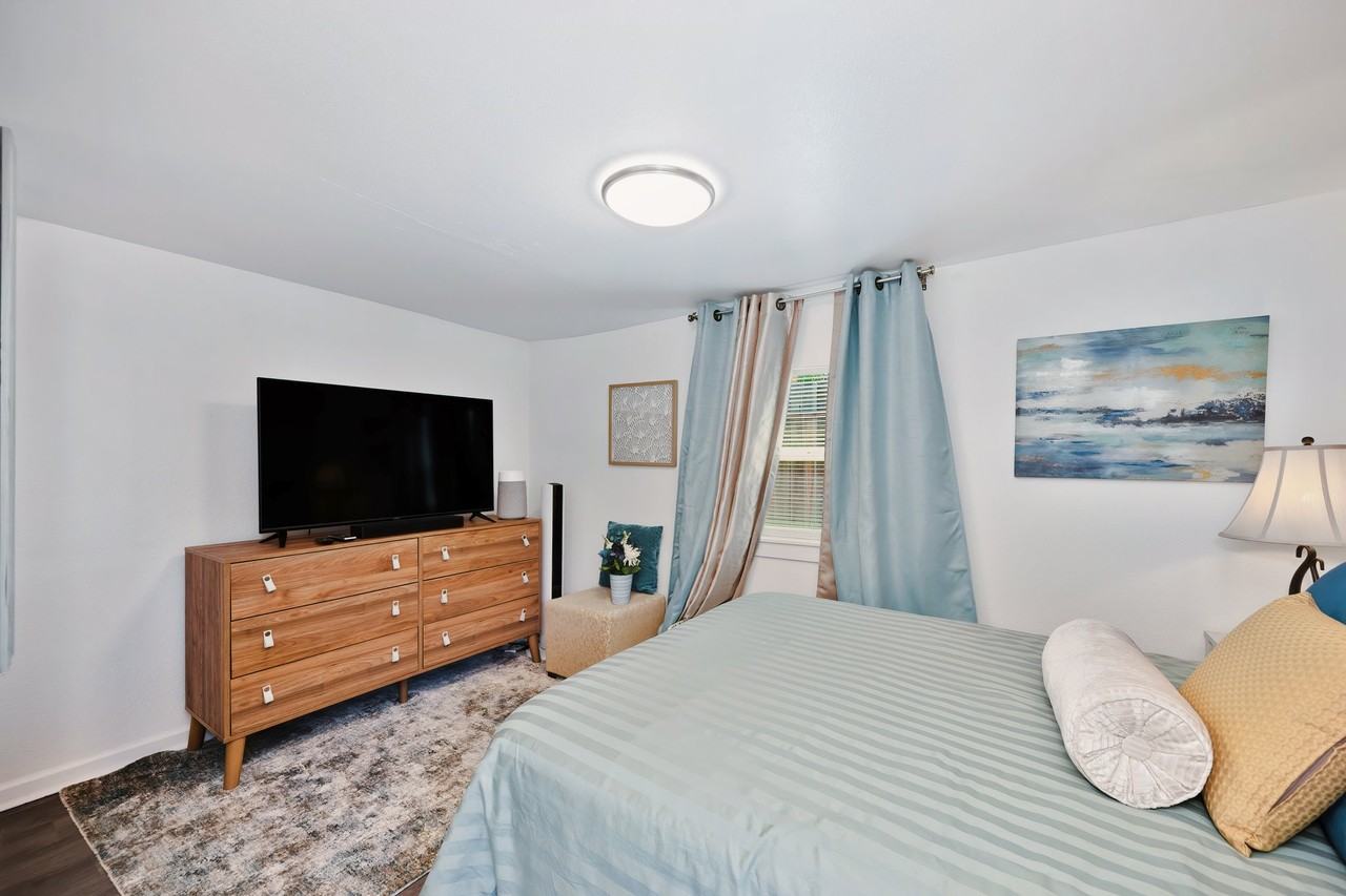 210A Marshall Ave - Photo 7 of 17