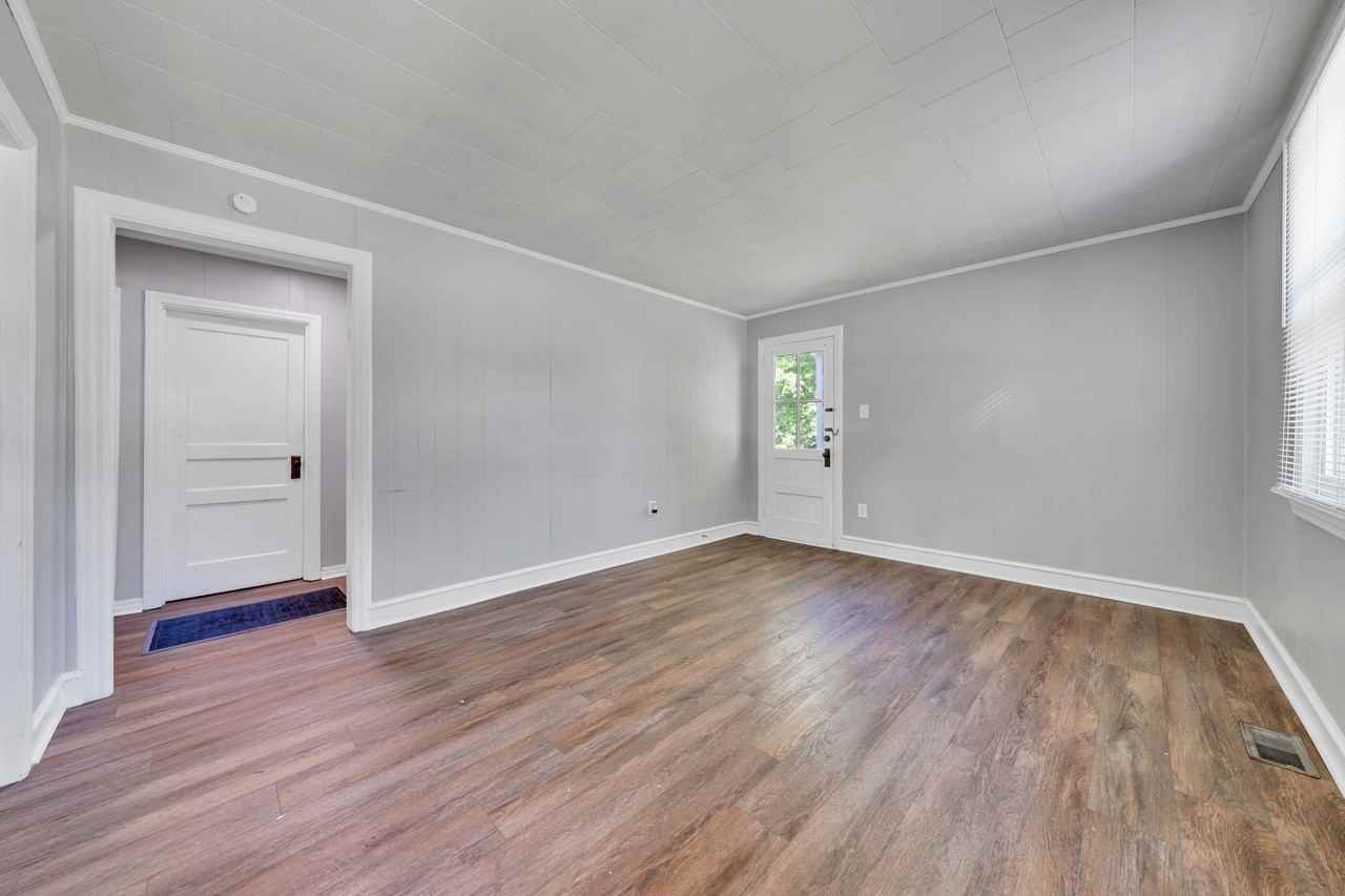 1142 Sylvan Ave - Photo 2 of 11