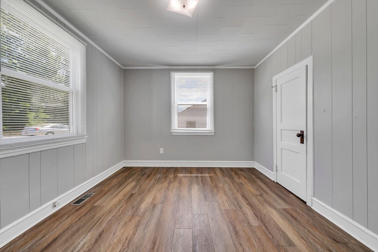 1142 Sylvan Ave - Photo 6 of 11