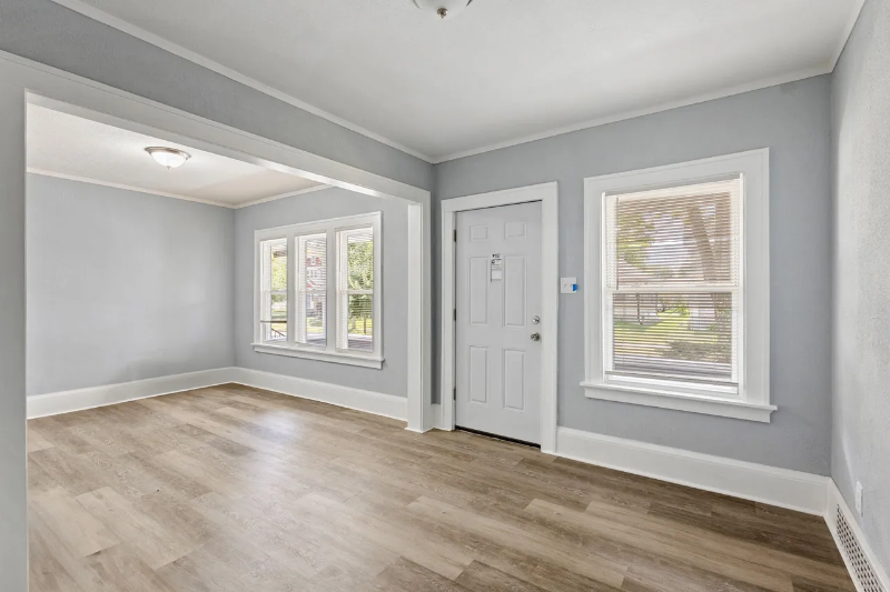 5720 W Rodgers - Photo 2 of 5