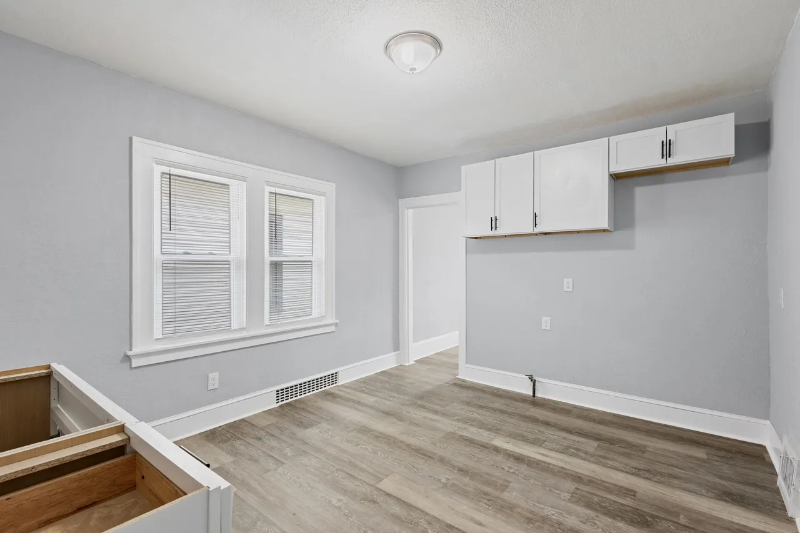 5720 W Rodgers - Photo 4 of 5