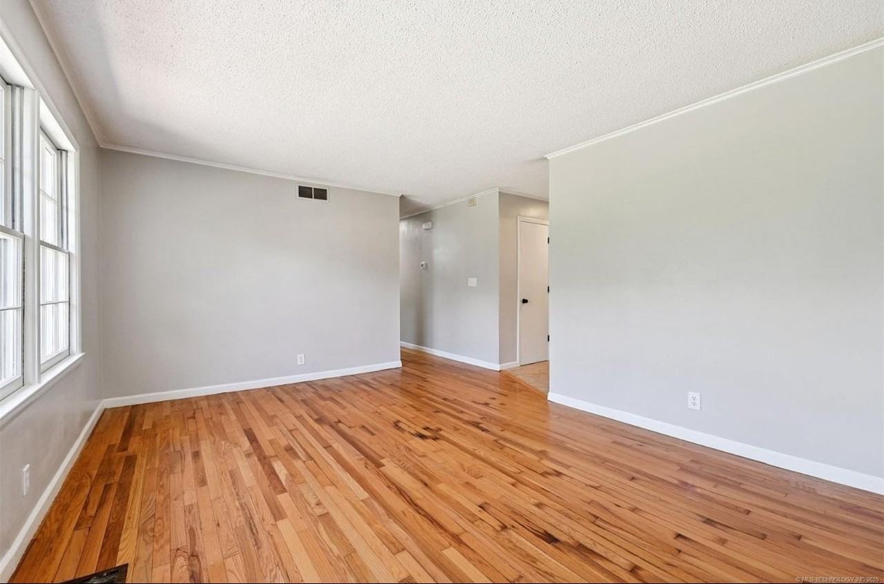 4643 E 59th St - Photo 5 of 20