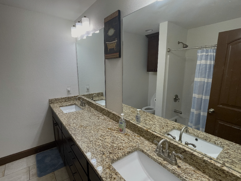 3002 Oakley - Photo 3 of 3