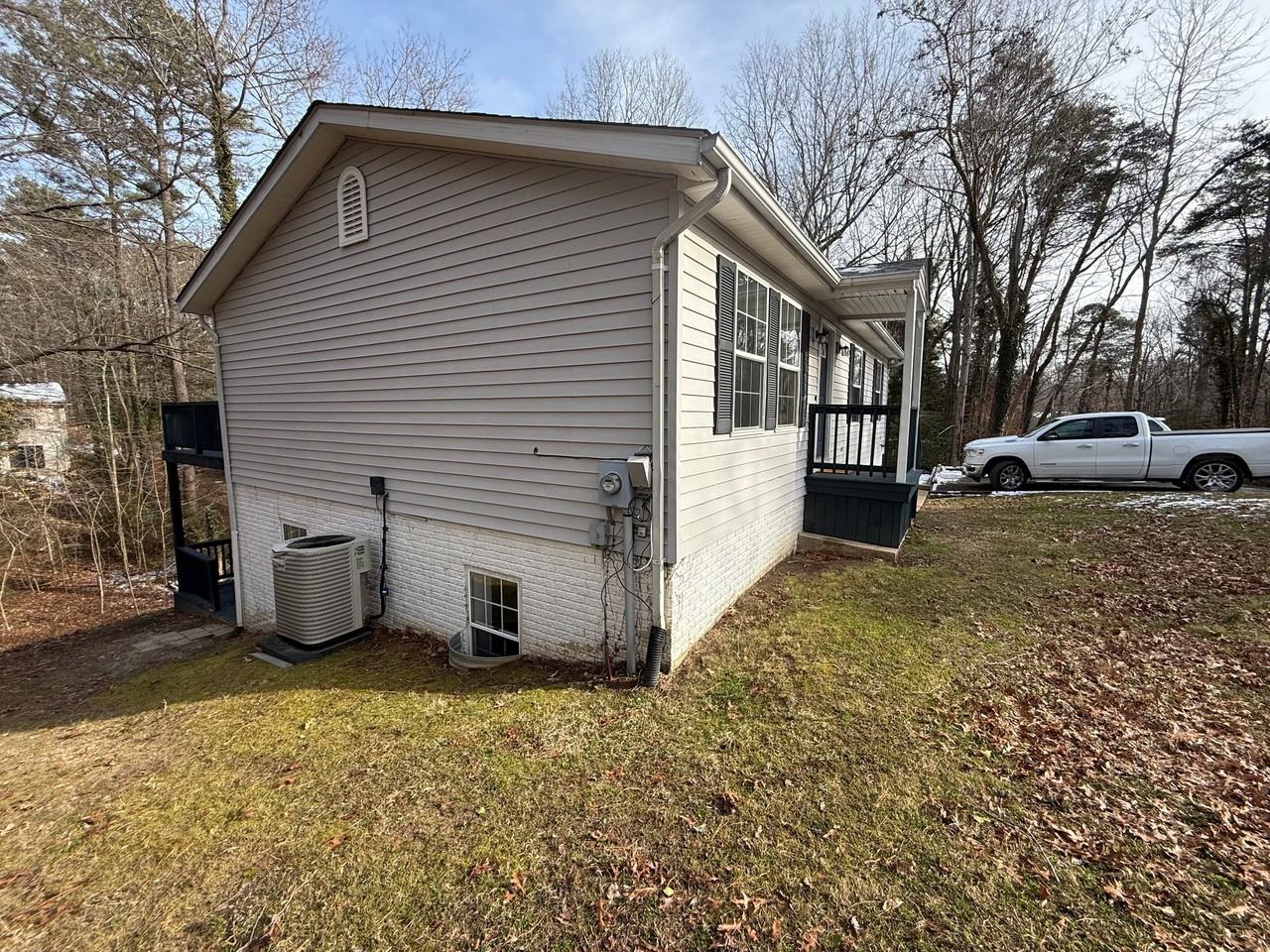 11570 Tomahawk Trl W - Photo 2 of 5