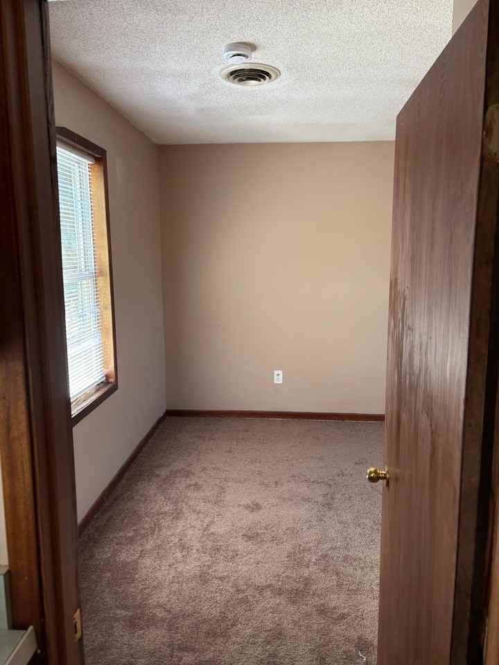 202 W 5th St #202UP - Photo 4 of 11