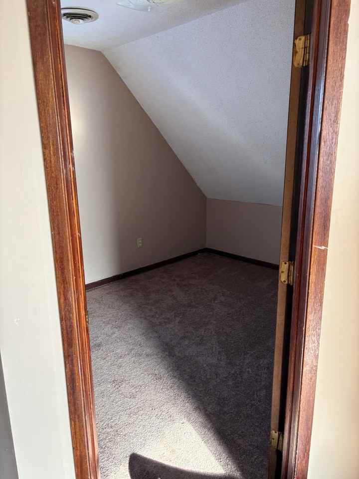 202 W 5th St #202UP - Photo 7 of 11