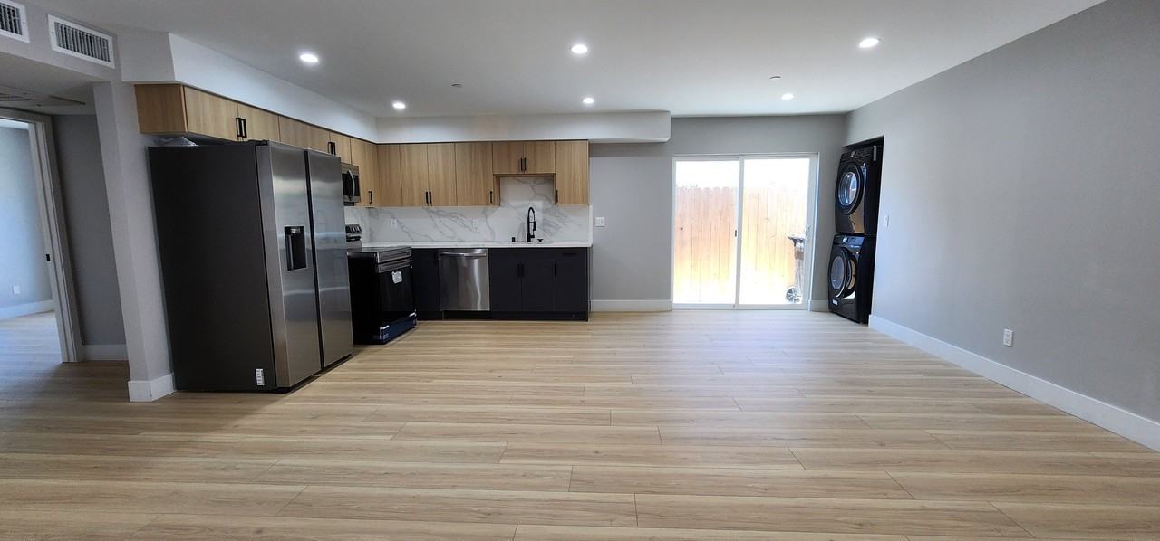 5725 Klump Ave - Photo 2 of 15