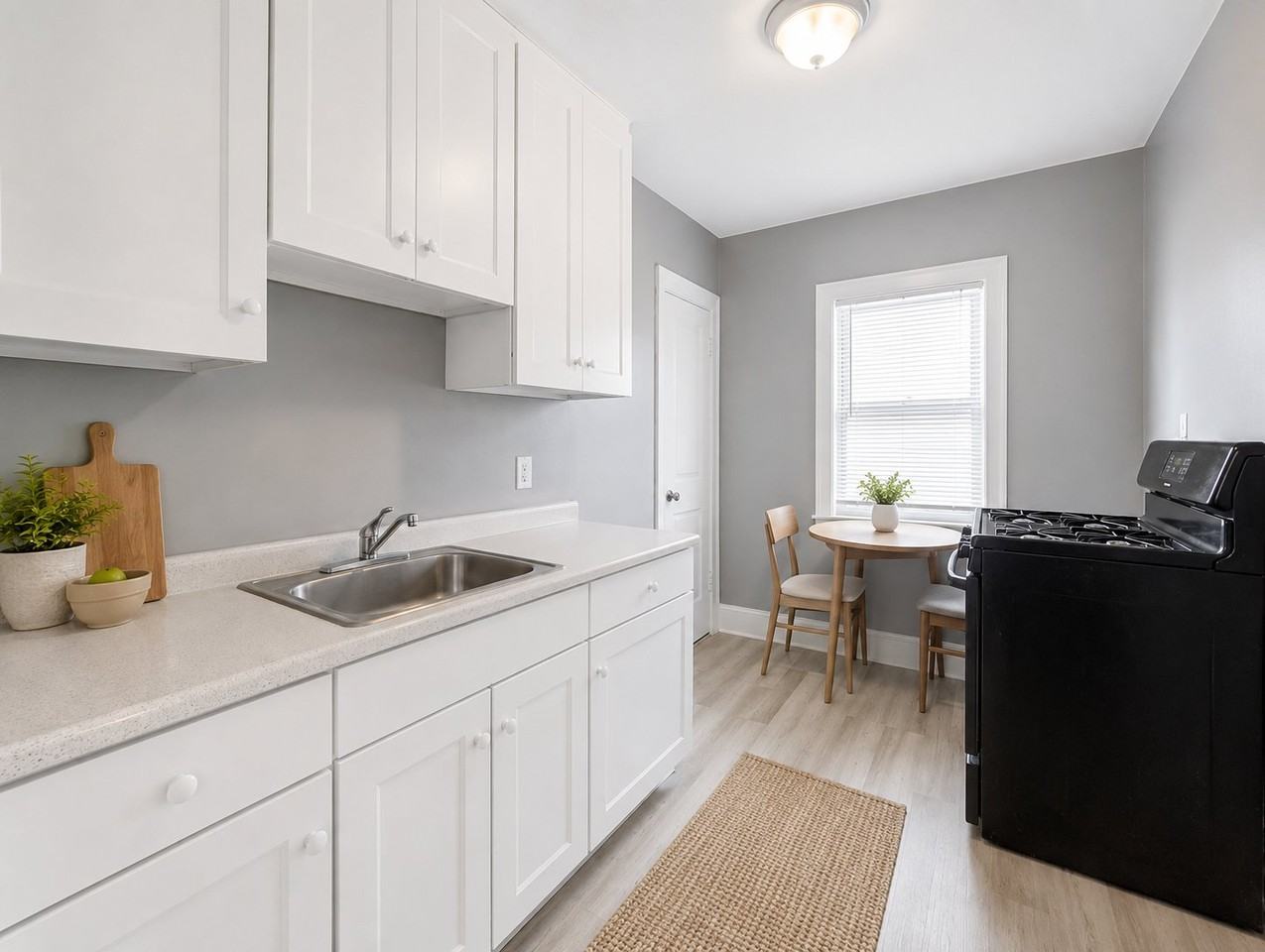 1368 West St #1 - Photo 3 of 6