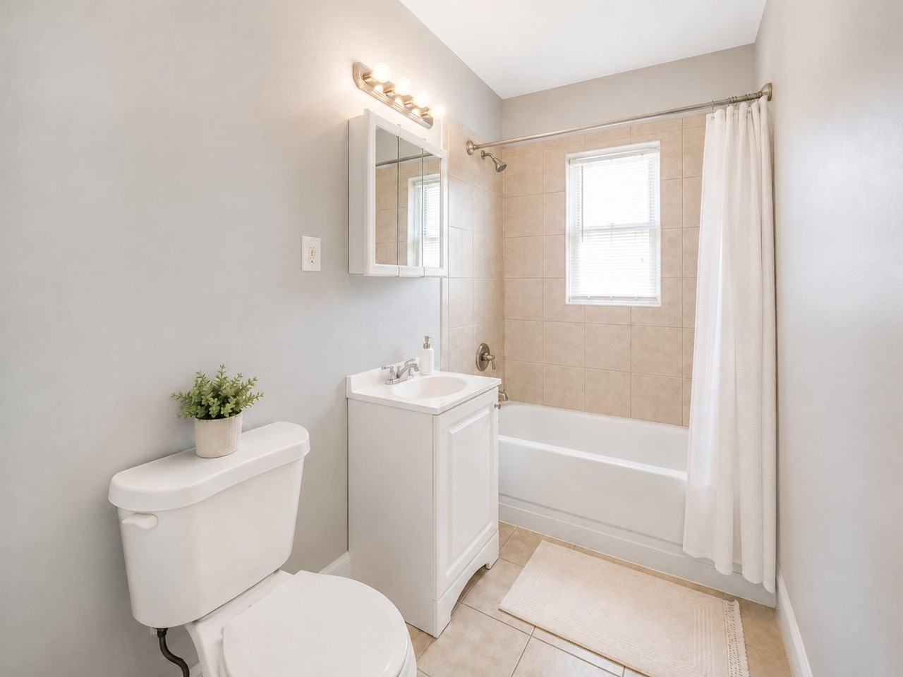 1368 West St #1 - Photo 4 of 6