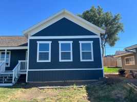 featured image of 1220 E 10th St