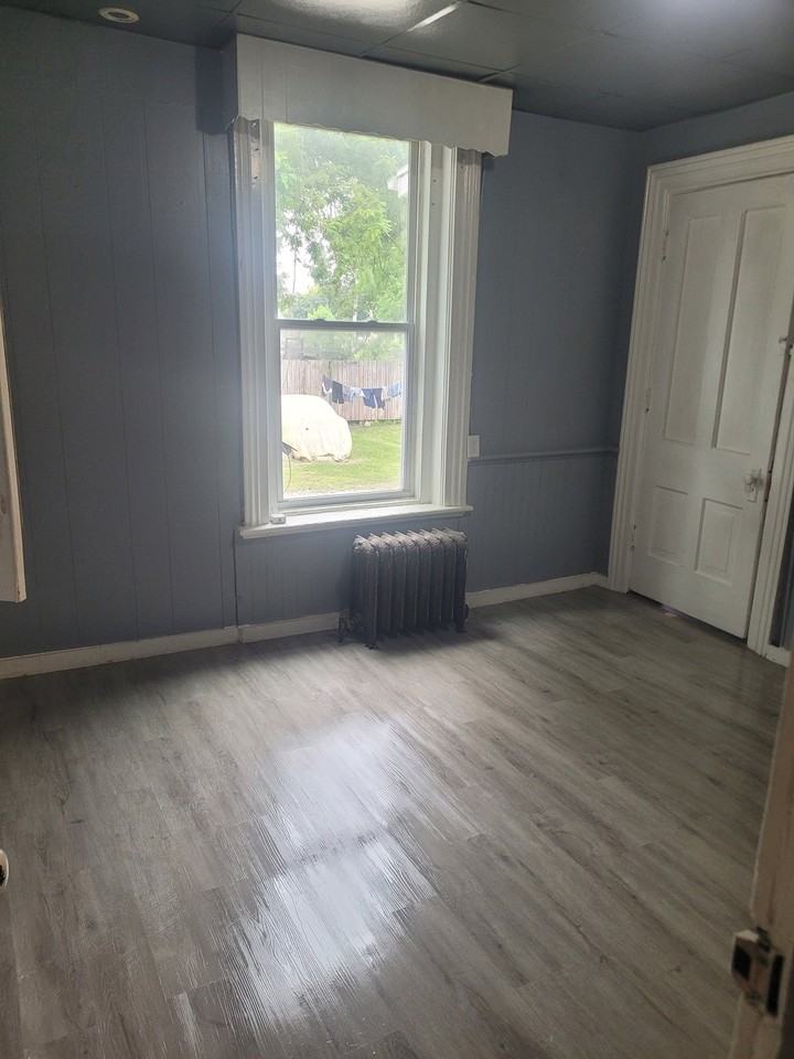 804 E Broadway St #7 - Photo 2 of 4