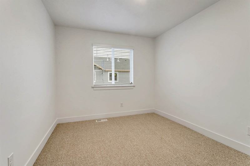2736 E Kistler Aly - Photo 3 of 23