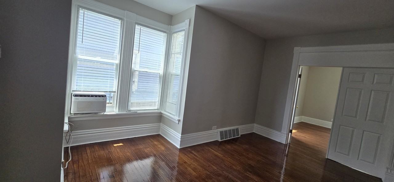 614 S Lincoln Ave #1 - Photo 4 of 9