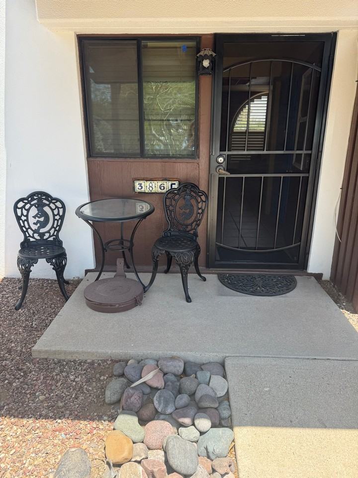 386 S La Canada Dr #C - Photo 2 of 17