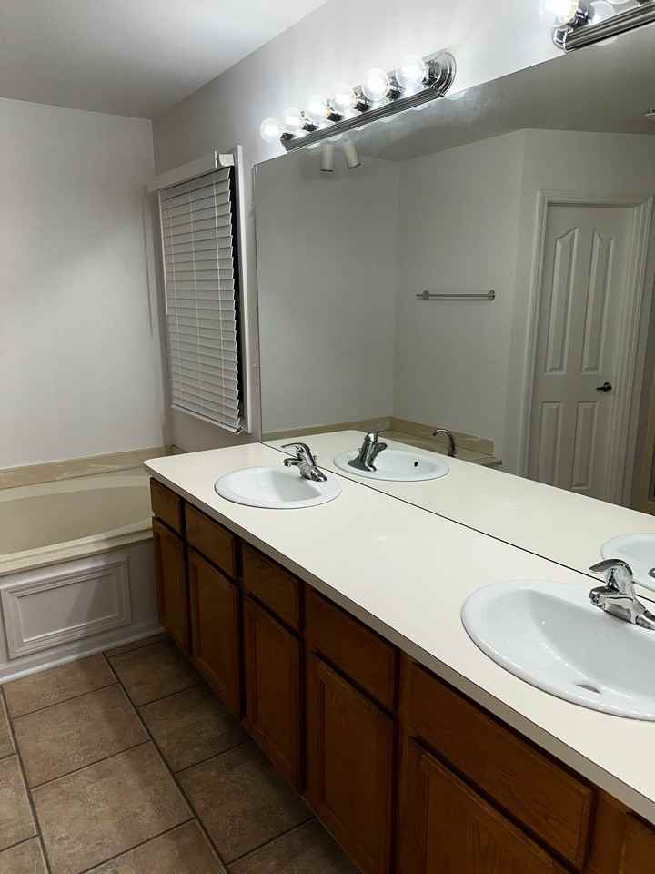45071 Lothrop Ct - Photo 7 of 16