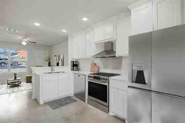 645 N Mccart St #645NMCCART - Photo 7 of 14