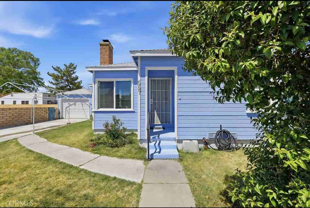 557 W Oldfield St - Photo 3 of 21