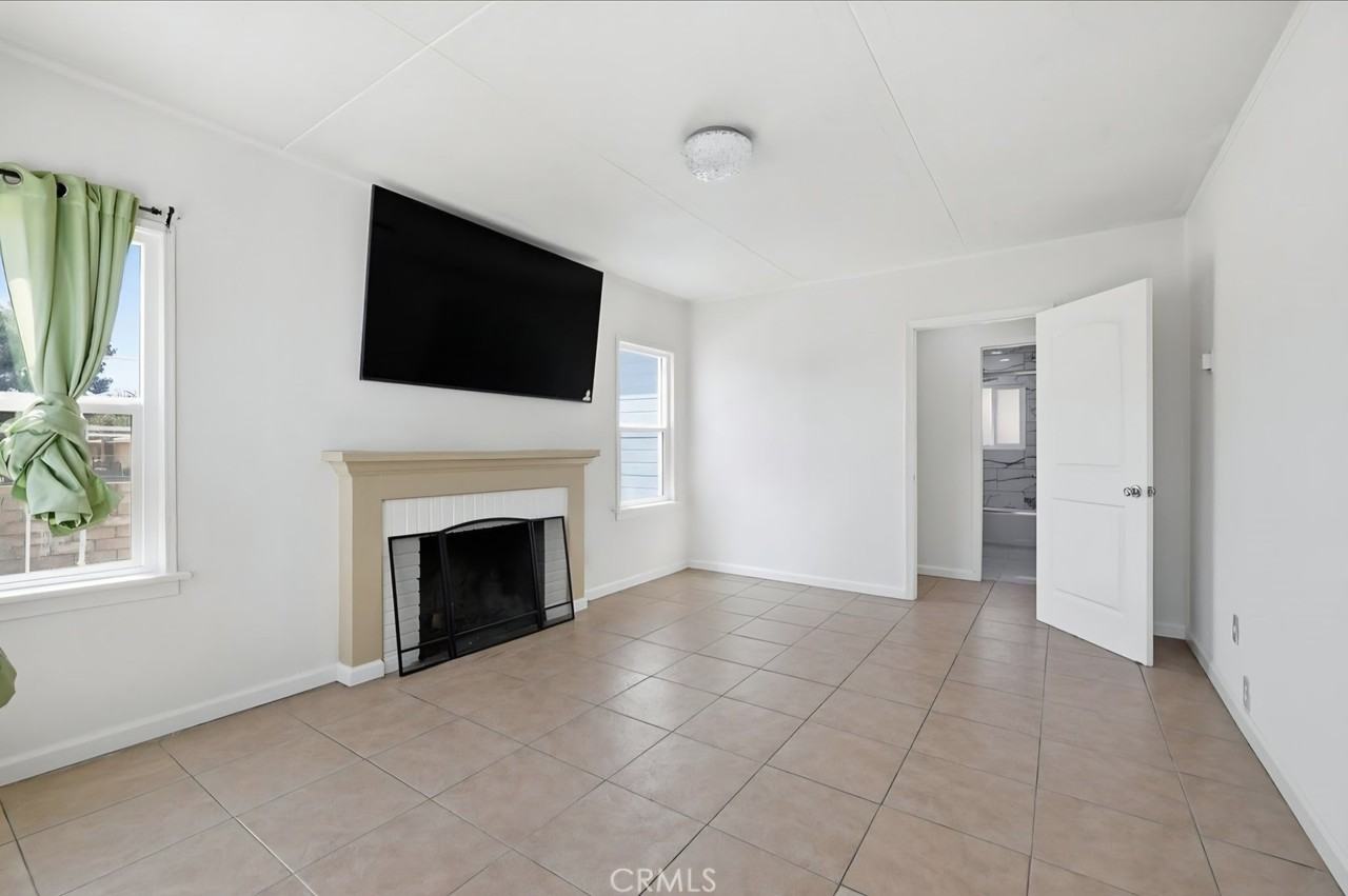 557 W Oldfield St - Photo 4 of 21