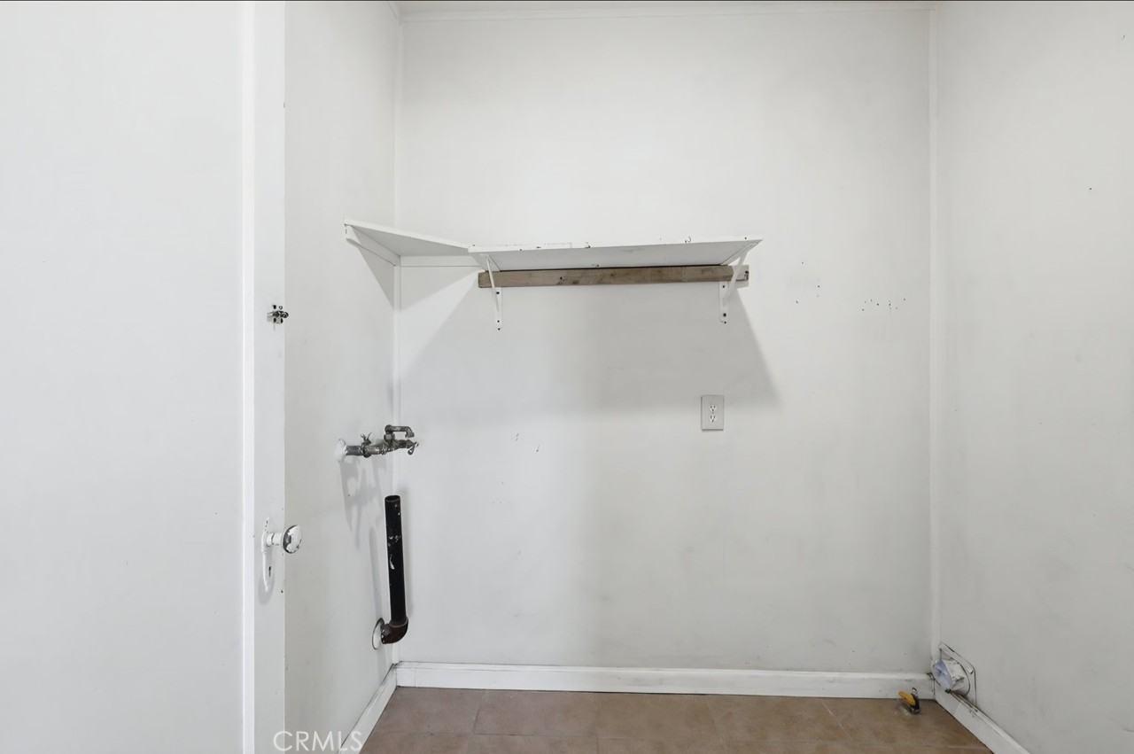 557 W Oldfield St - Photo 7 of 21