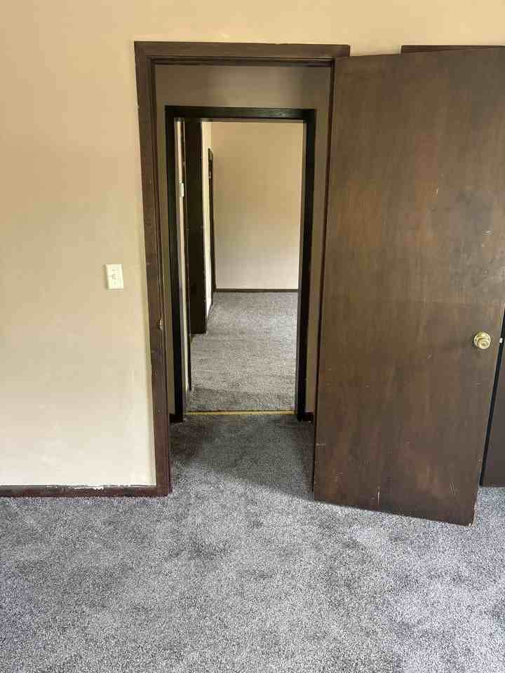 812 W 5th St - Photo 7 of 15