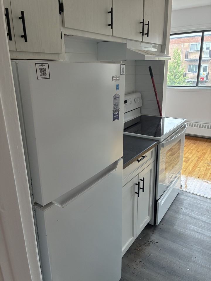 615 Av Hudson — photo 1