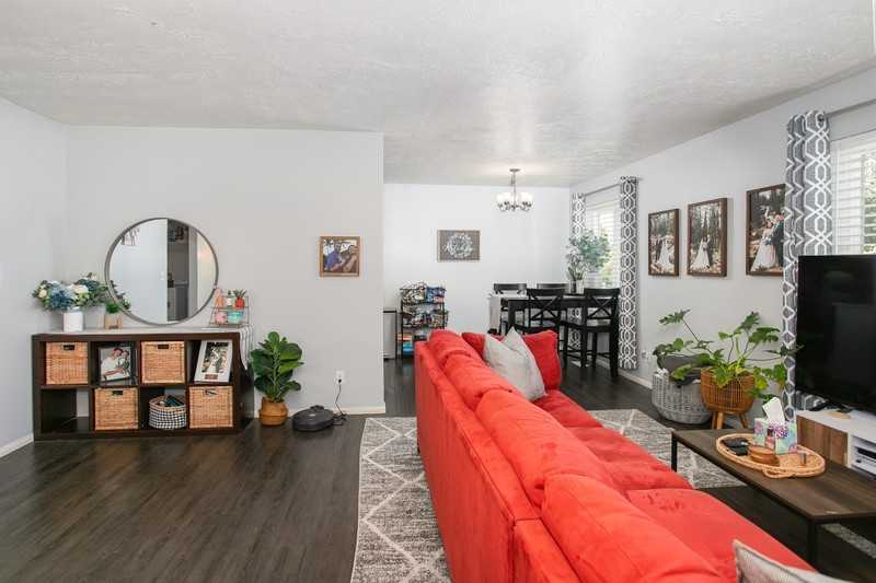 1724 Nw #1 - Photo 4 of 19