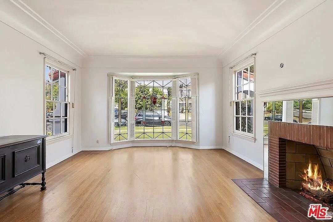 1844 S Wooster St - Photo 5 of 20