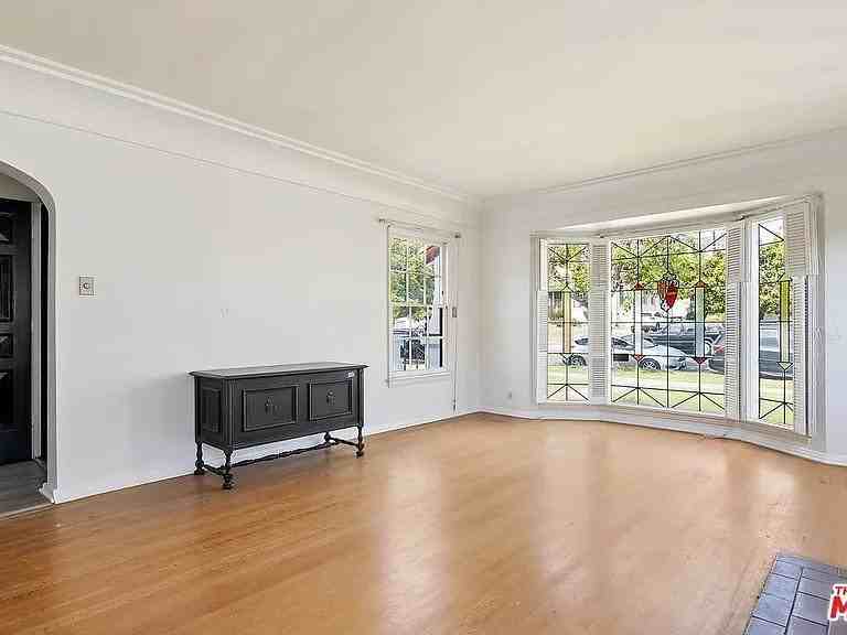 1844 S Wooster St - Photo 6 of 20