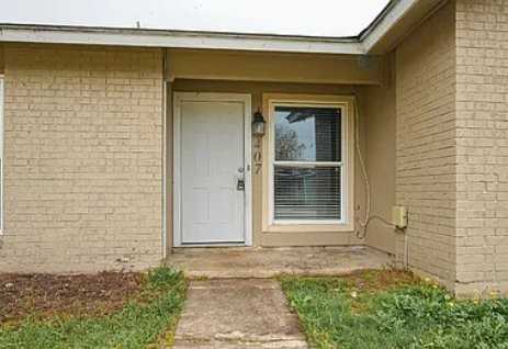 407 Samuel Dr - Photo 2 of 15